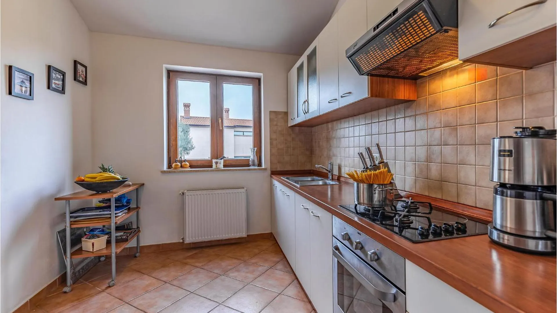 Vikendica Gorgeous Home In Galizana With Wifi