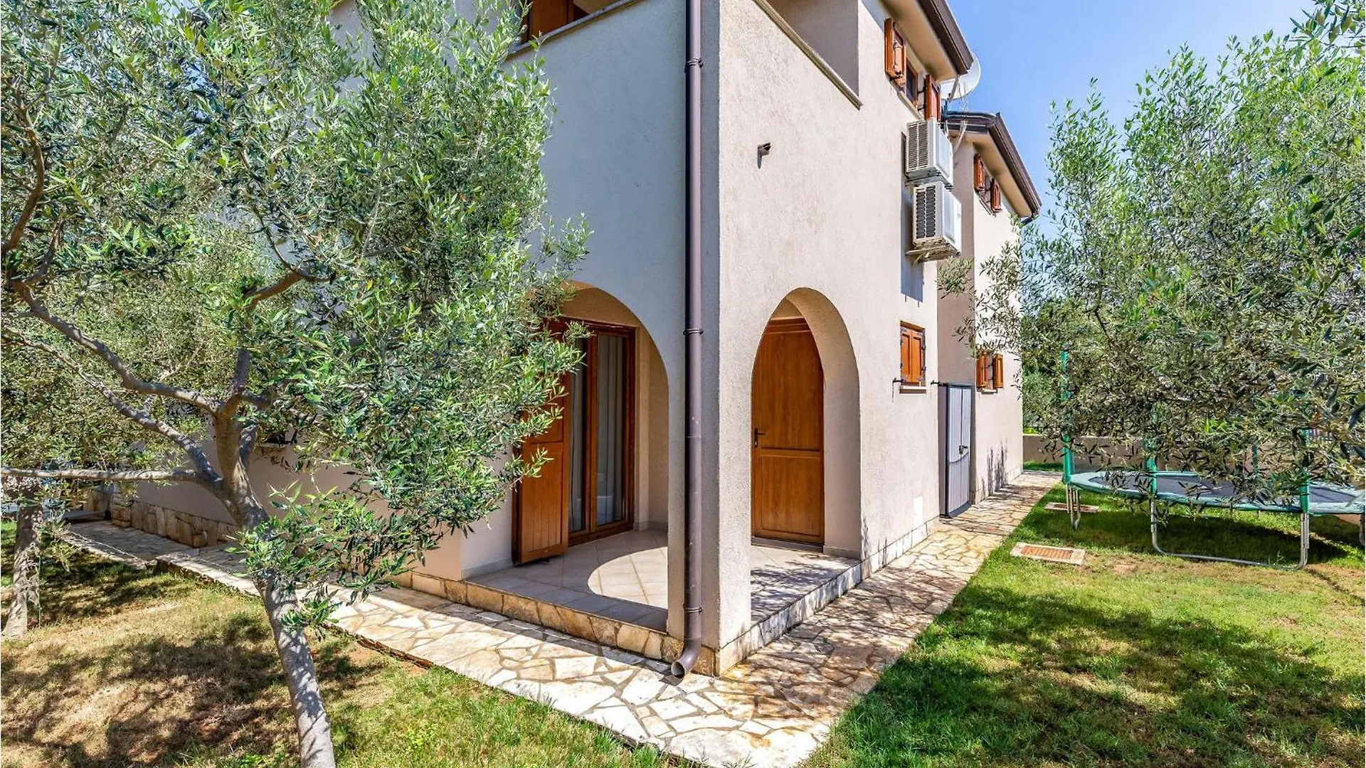 Gorgeous Home In Galizana With Wifi