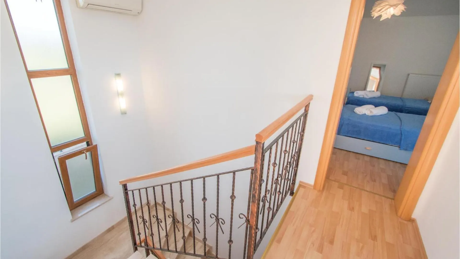 Gorgeous Home In Galizana With Wifi
